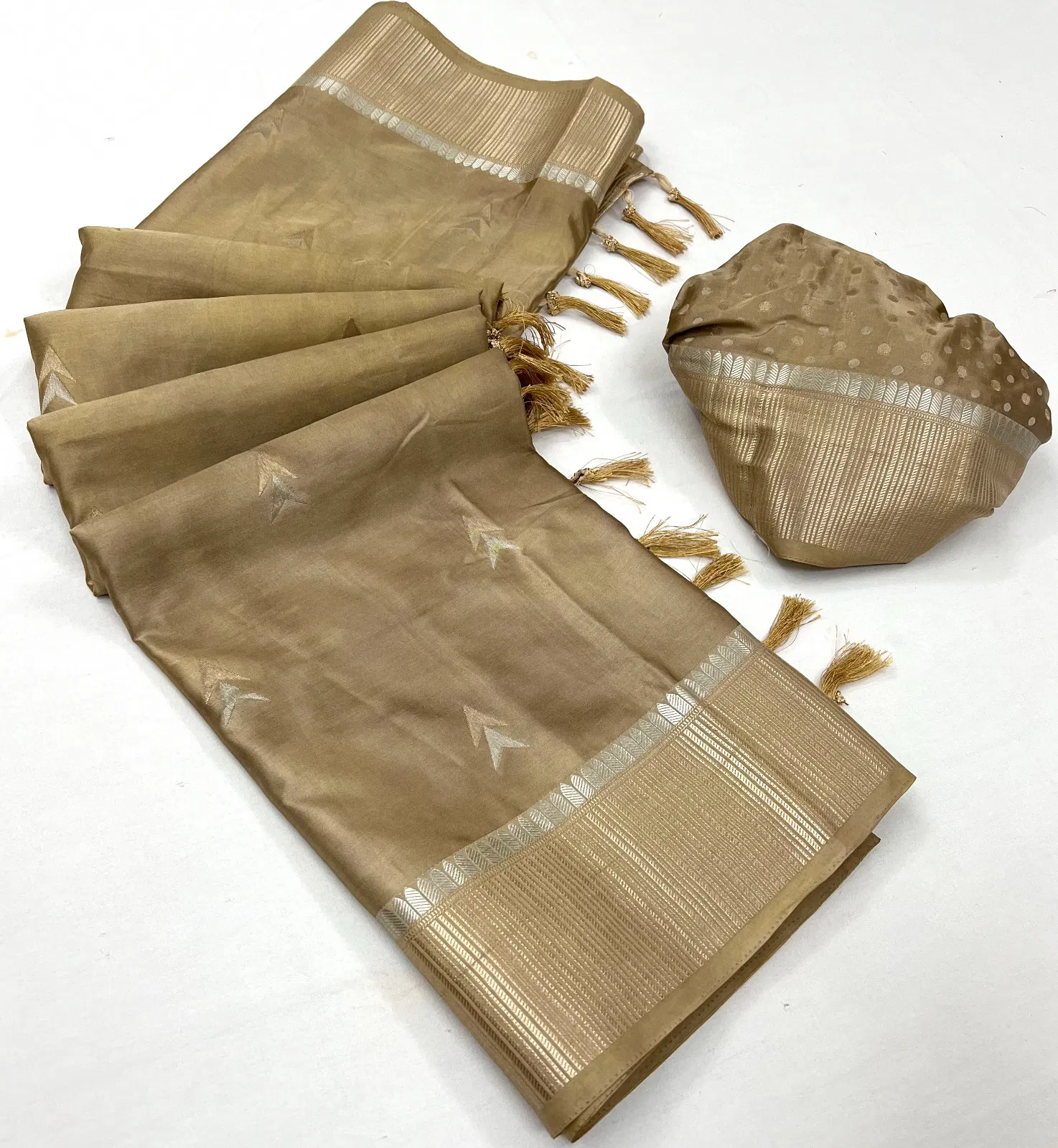 SRC Sartin Silk Weaving Non Catalog Designer Sarees Wholesale Shop In Surat